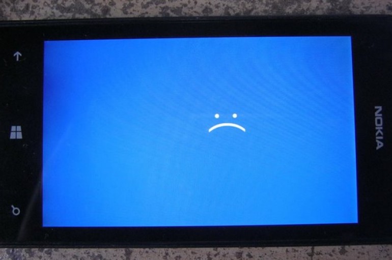 Nokia Lumia Flashlama ve Mevcut sürümü tekrar yükleme